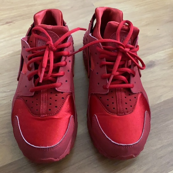 Amazon.com | Nike Womens Air Huarache Run Se 859429 001  Women’s Nike Air Huaraches